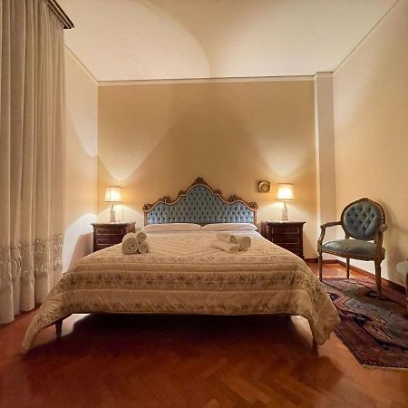 Royal Suite - Near Station & City Center Модена Екстериор снимка