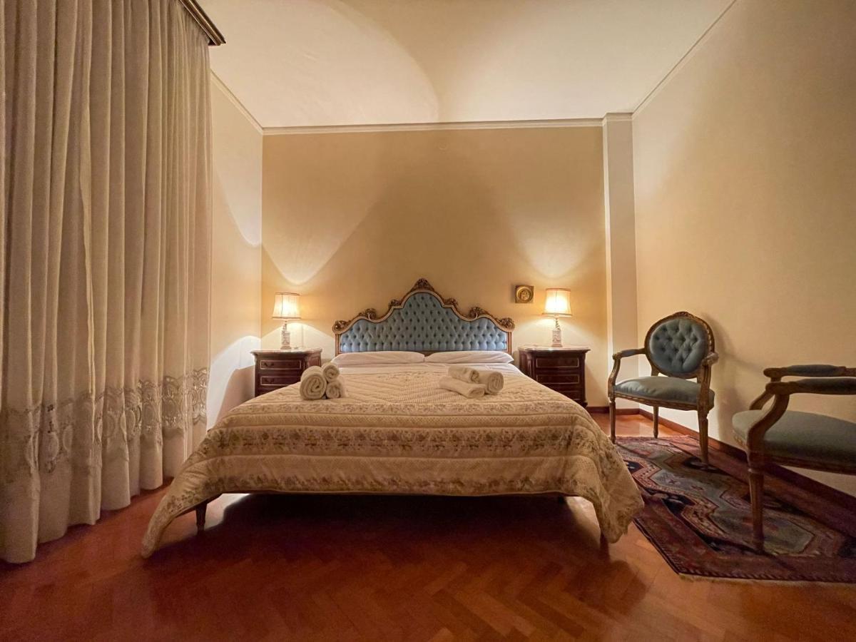 Royal Suite - Near Station & City Center Модена Екстериор снимка