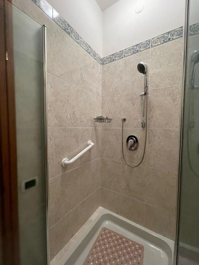 Royal Suite - Near Station & City Center Модена Екстериор снимка